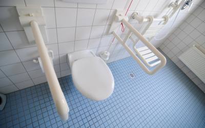 Salle de bains pour personne à mobilité réduite