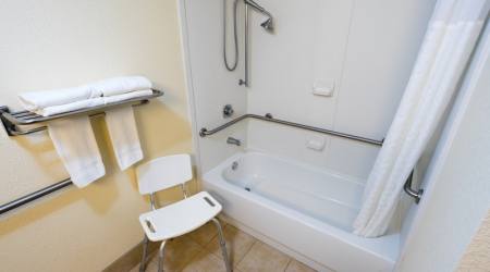 Salle de bains pour personne à mobilité réduite